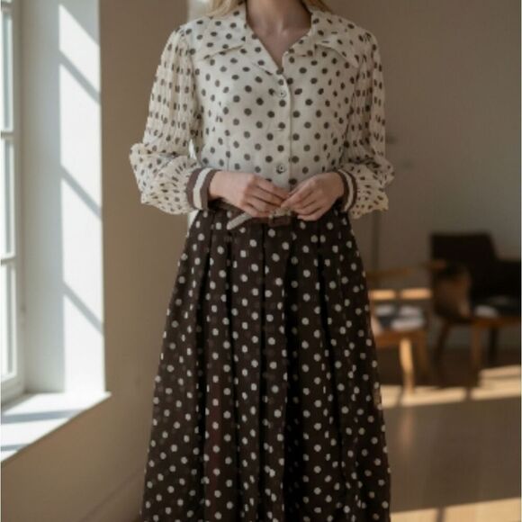 Vintage Dresses & Skirts - Cute Vintage Brown Polka Dotted Swing Dress